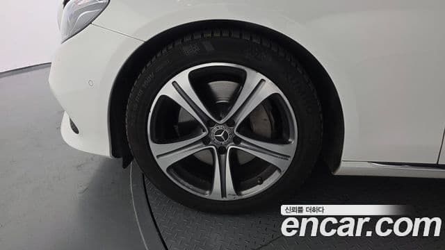 Mercedes-Benz E-класс W213 Avantgarde, 2020 все фото