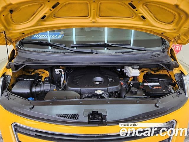 Hyundai Grand Starex детский перевозочный автомобиль, 2017 10