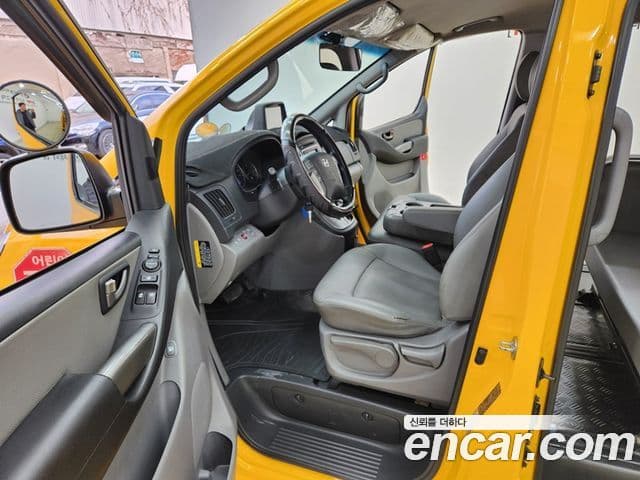 Hyundai Grand Starex детский перевозочный автомобиль, 2017 12