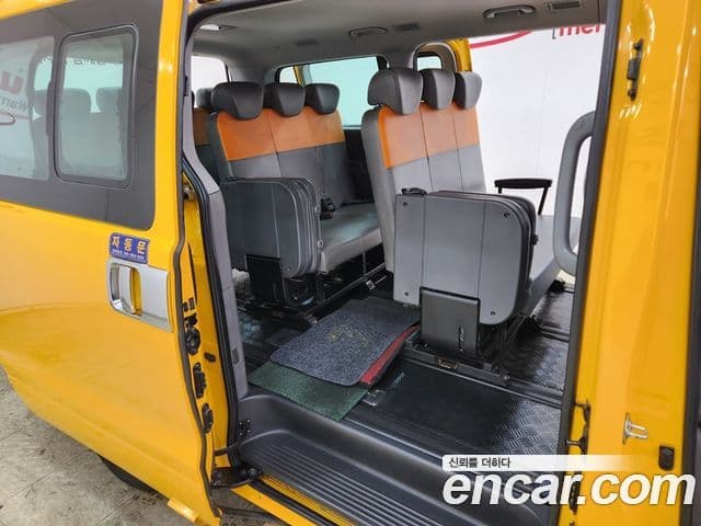 Hyundai Grand Starex детский перевозочный автомобиль, 2017 15