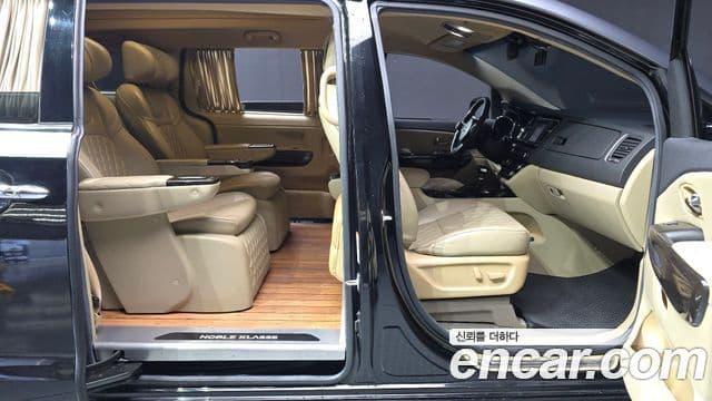 Kia The / новый New Carnival 9인승 High Limousine(компания по спецнадстройкам), 2019 11