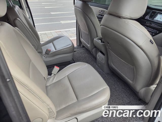 Kia The / новый New Carnival Luxury, 2019 17