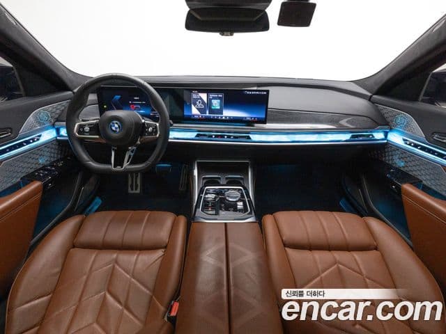 BMW i7 (G70) xDrive 60 M Sport, 2023 7