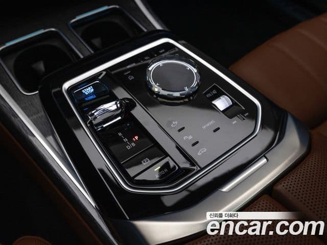 BMW i7 (G70) xDrive 60 M Sport, 2023 9