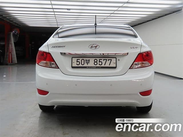 Hyundai Accent(новый кузов / новое поколение) Premier, 2011 3