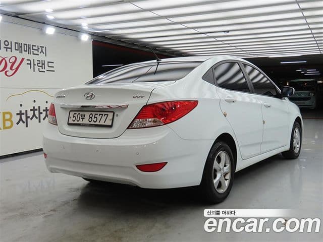 Hyundai Accent(новый кузов / новое поколение) Premier, 2011 4