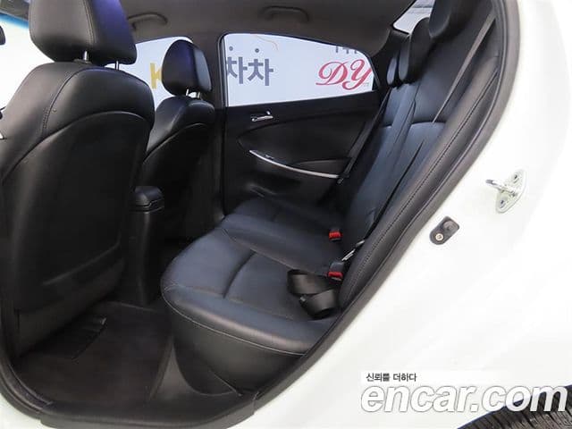 Hyundai Accent(новый кузов / новое поколение) Premier, 2011 6