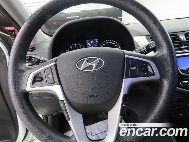 Hyundai Accent(новый кузов / новое поколение) Premier, 2011 8