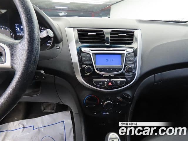 Hyundai Accent(новый кузов / новое поколение) Premier, 2011 10