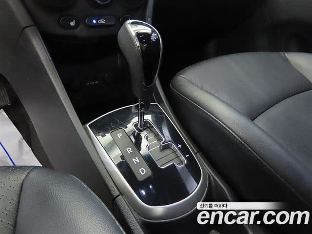 Hyundai Accent(новый кузов / новое поколение) Premier, 2011 11