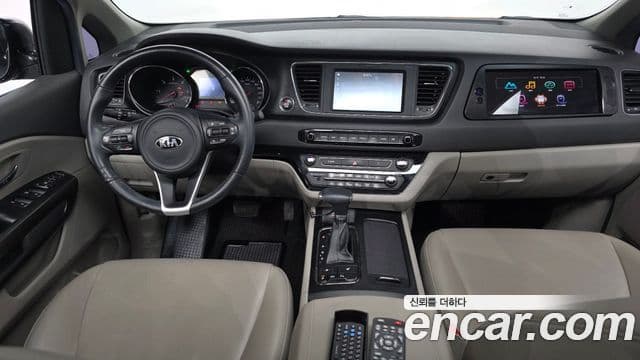 Kia All New Carnival Luxury, 2017 7