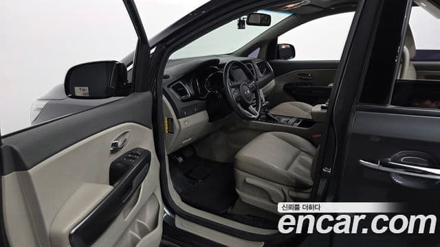 Kia All New Carnival Luxury, 2017 10