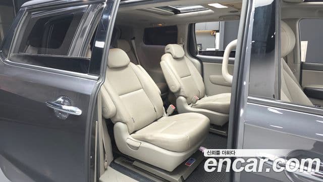 Kia All New Carnival Luxury, 2017 12