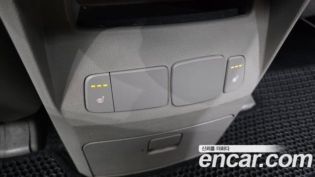 Kia All New Carnival Luxury, 2017 18