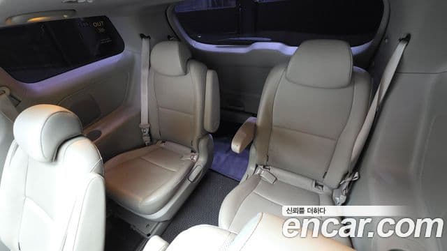 Kia All New Carnival Luxury, 2017 19
