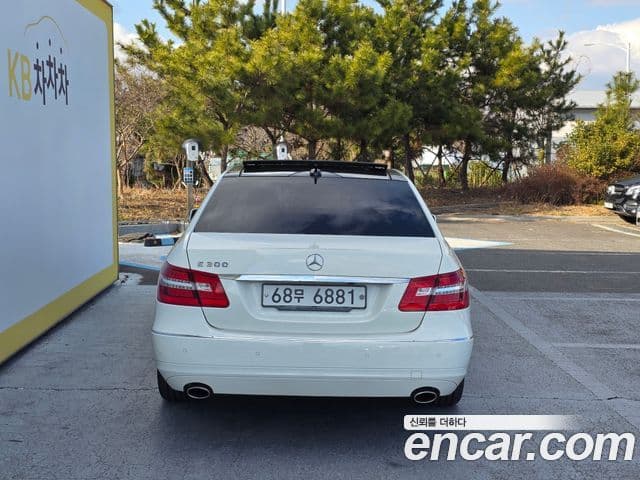 Mercedes-Benz E-класс W212 E300 Elegance, 2012 4