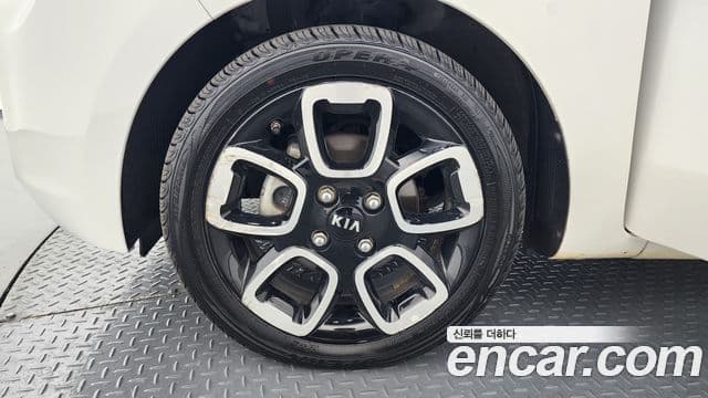 Kia The / новый New Ray Signature, 2021 все фото