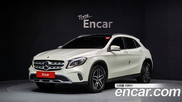 Mercedes-Benz GLA-класс X156 Premium, 2018 1