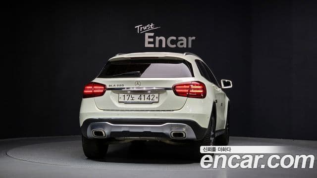 Mercedes-Benz GLA-класс X156 Premium, 2018 4