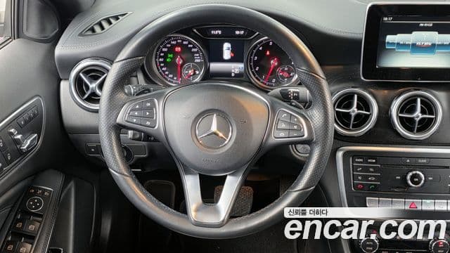 Mercedes-Benz GLA-класс X156 Premium, 2018 13