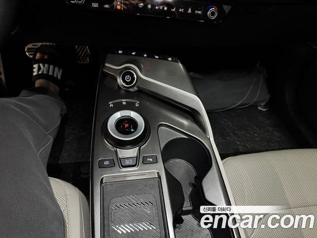 Kia The / новый New EV6 Air, 2024 11