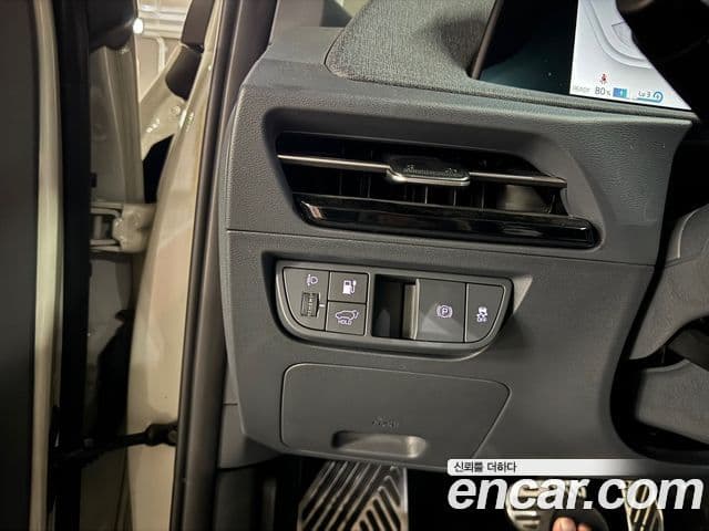 Kia The / новый New EV6 Air, 2024 13