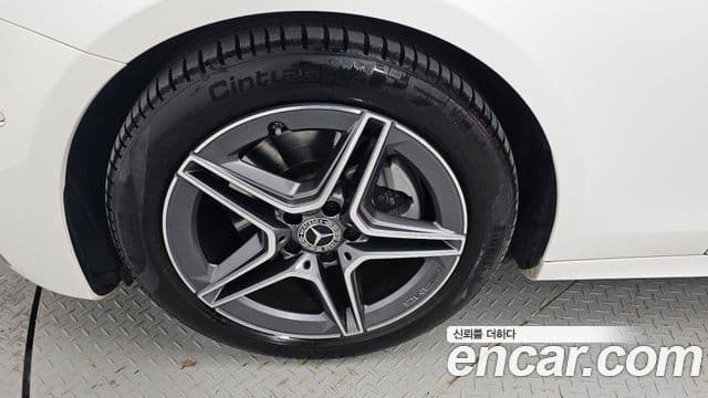 Mercedes-Benz E-класс W213 AMG Line, 2023 все фото