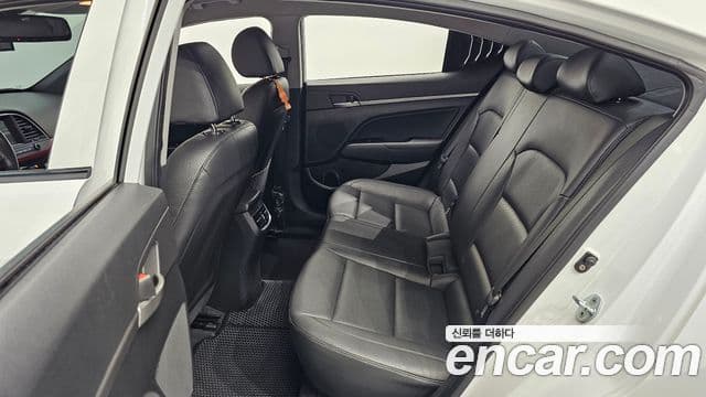 Hyundai Avante AD 1.6 GDI Smart, 2016 12