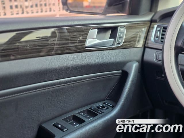 Hyundai LF Sonata LPI Modern(для людей с инвалидностью), 2015 13