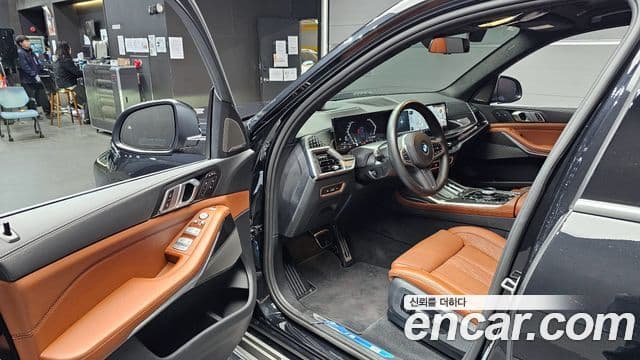 BMW X7 (G07) xDrive 40i M Sport 7인승, 2025 10