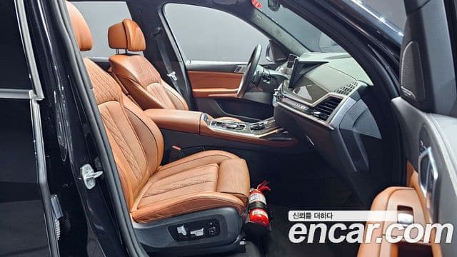 BMW X7 (G07) xDrive 40i M Sport 7인승, 2025 11