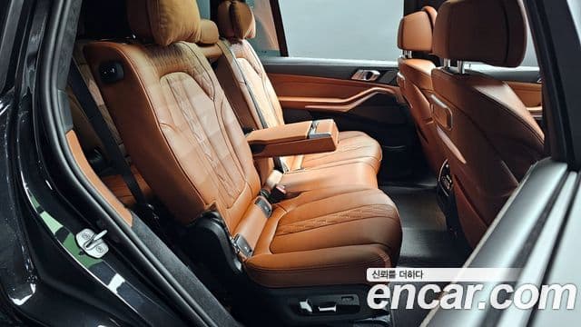 BMW X7 (G07) xDrive 40i M Sport 7인승, 2025 12