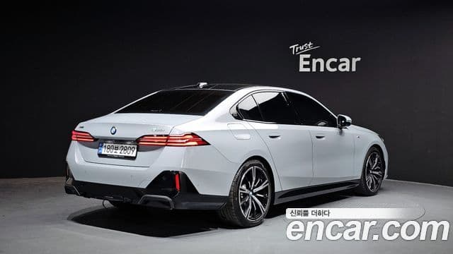 BMW 5시리즈 (G60) 530i xDrive M Sport, 2025 2