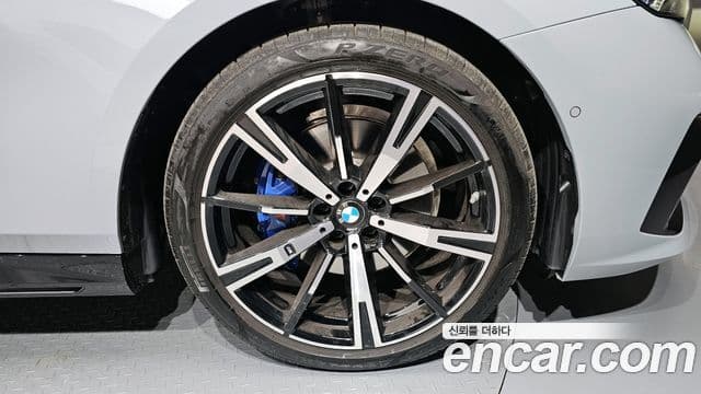 BMW 5시리즈 (G60) 530i xDrive M Sport, 2025 все фото