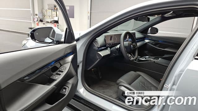 BMW 5시리즈 (G60) 530i xDrive M Sport, 2025 10
