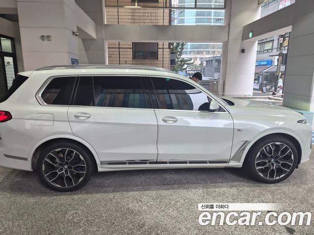 BMW X7 (G07) xDrive 40i M Sport 6인승, 2025 все фото