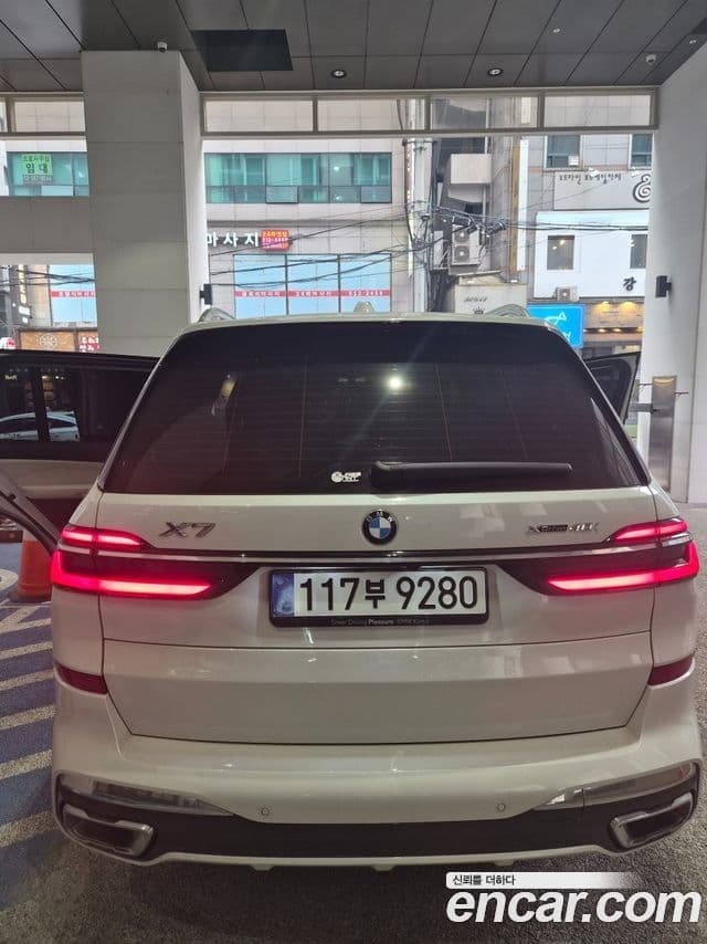 BMW X7 (G07) xDrive 40i M Sport 6인승, 2025 11