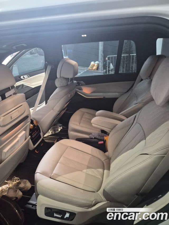 BMW X7 (G07) xDrive 40i M Sport 6인승, 2025 12