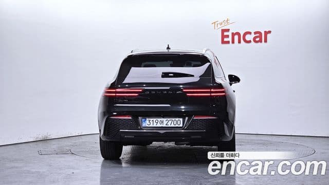 Genesis GV70, 2021 4