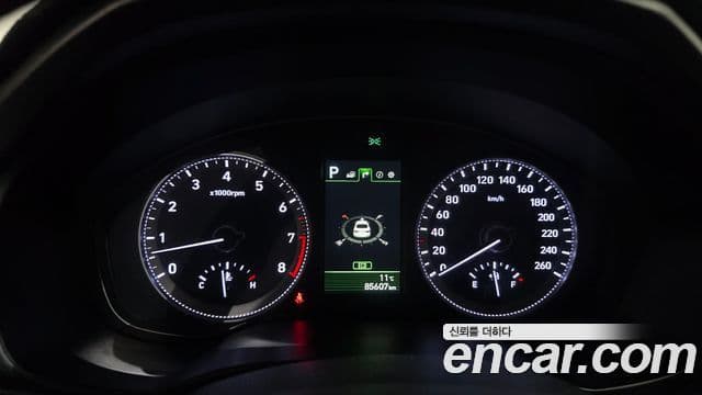 Hyundai Grandeur IG 3.0 LPi Exclusive (арендный автомобиль), 2019 8