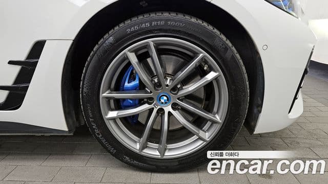 BMW i4 eDrive40 M Sport Pro, 2023 все фото