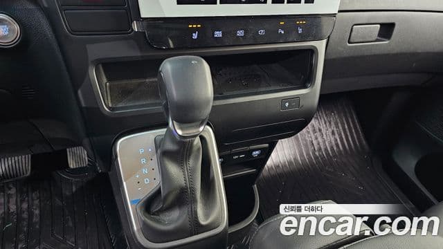Hyundai Staria Modern, 2025 9