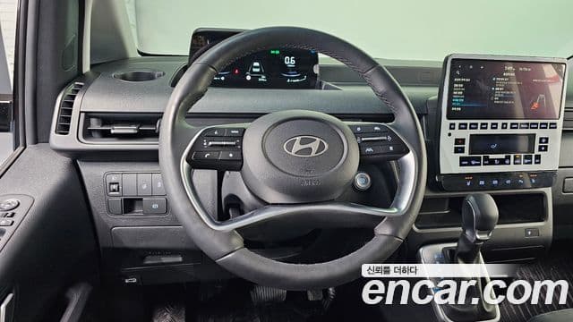 Hyundai Staria Modern, 2025 13