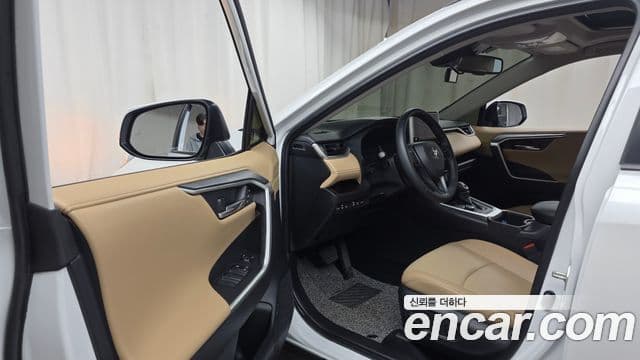 Toyota RAV4 5세대 2.5 4WD гибрид LTD, 2024 10