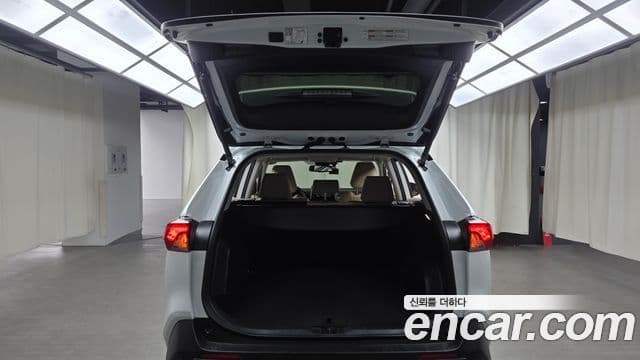 Toyota RAV4 5세대 2.5 4WD гибрид LTD, 2024 20