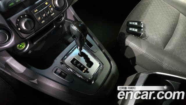 KG모빌리티(SsangYong) Korando 투리스모 high крыша, roof, 2016 9