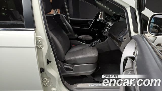 KG모빌리티(SsangYong) Korando 투리스모 high крыша, roof, 2016 11