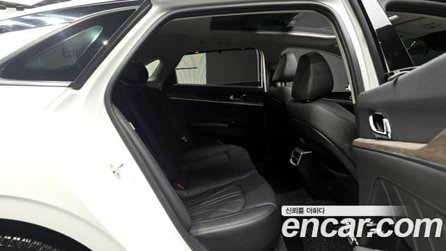 Kia K5 3세대 Signature, 2021 12