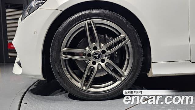 Mercedes-Benz E-класс W213 E220d кабриолет, 2018 все фото