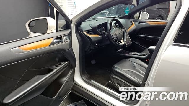 Lincoln MKC, 2015 10